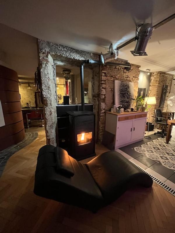 L'Appartement - Chambre Avec Salle De Bains Et Wc Dans Une Galerie D'Art Montbéliard Exteriér fotografie