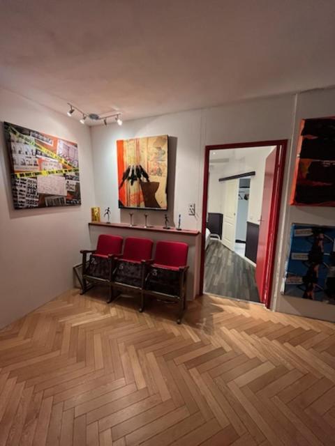 L'Appartement - Chambre Avec Salle De Bains Et Wc Dans Une Galerie D'Art Montbéliard Exteriér fotografie