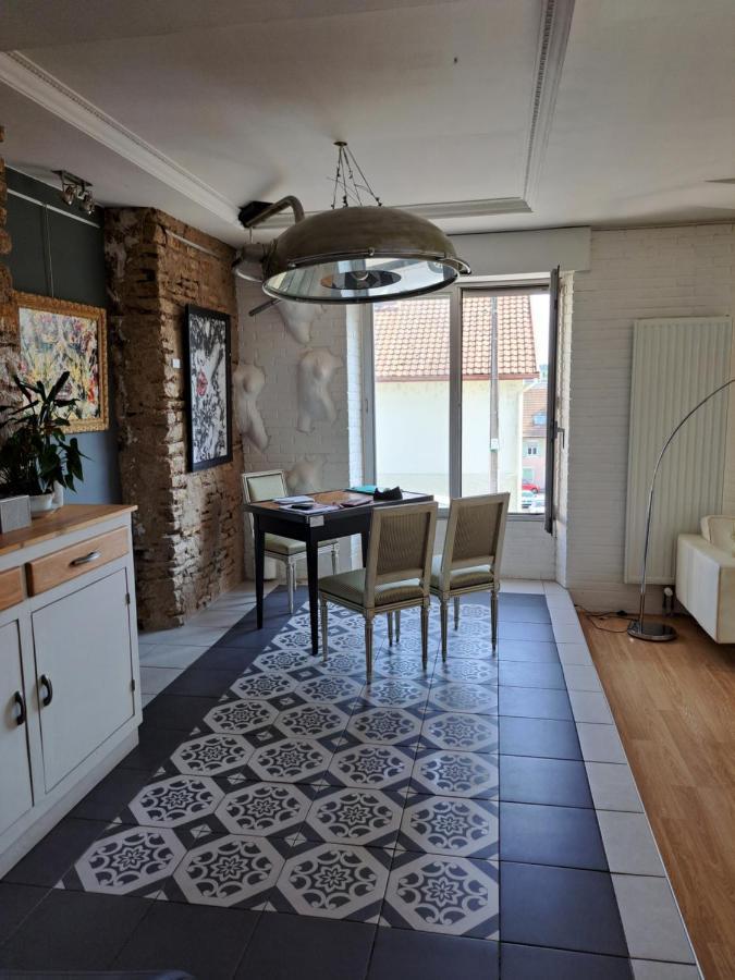 L'Appartement - Chambre Avec Salle De Bains Et Wc Dans Une Galerie D'Art Montbéliard Exteriér fotografie